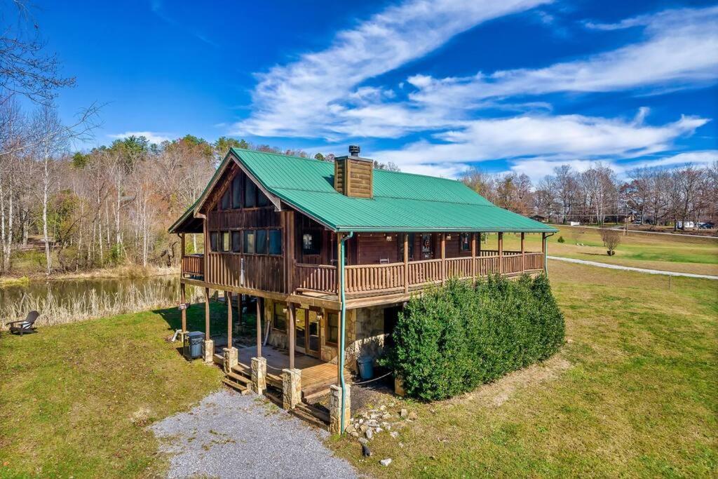Villa Spectacular Mtns Views With Private Hot Tub With Pool Table And Private Pond Sevierville Exterior foto
