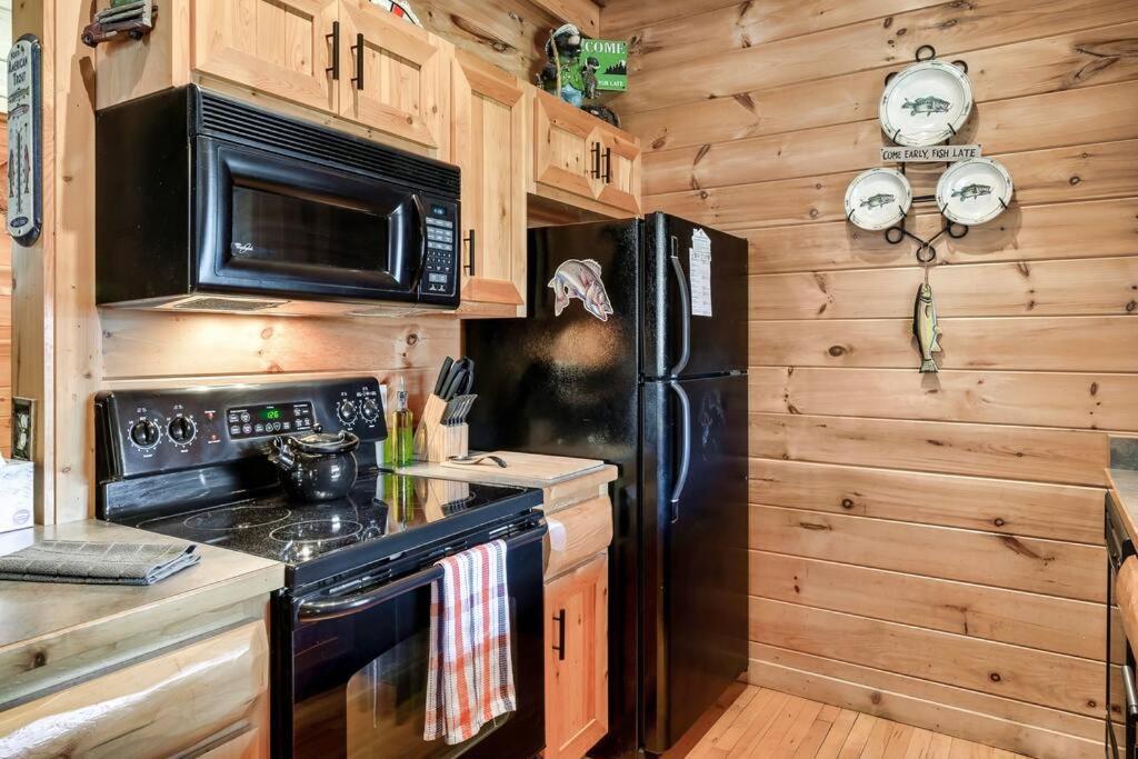 Villa Spectacular Mtns Views With Private Hot Tub With Pool Table And Private Pond Sevierville Exterior foto