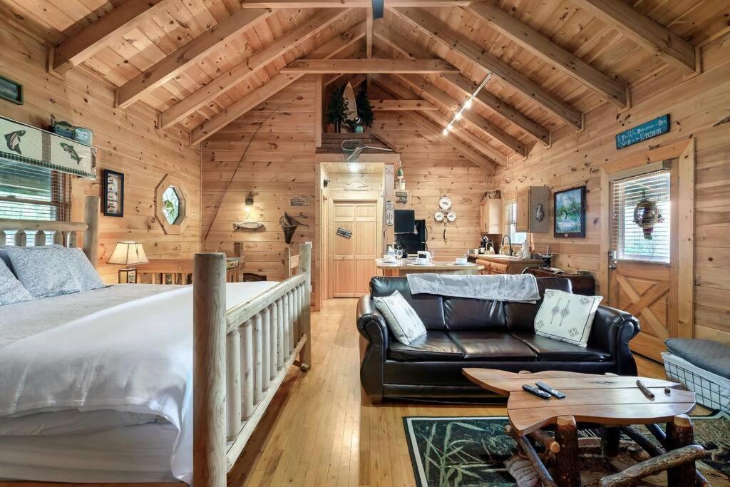 Villa Spectacular Mtns Views With Private Hot Tub With Pool Table And Private Pond Sevierville Exterior foto