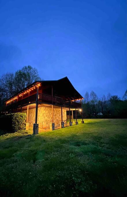 Villa Spectacular Mtns Views With Private Hot Tub With Pool Table And Private Pond Sevierville Exterior foto