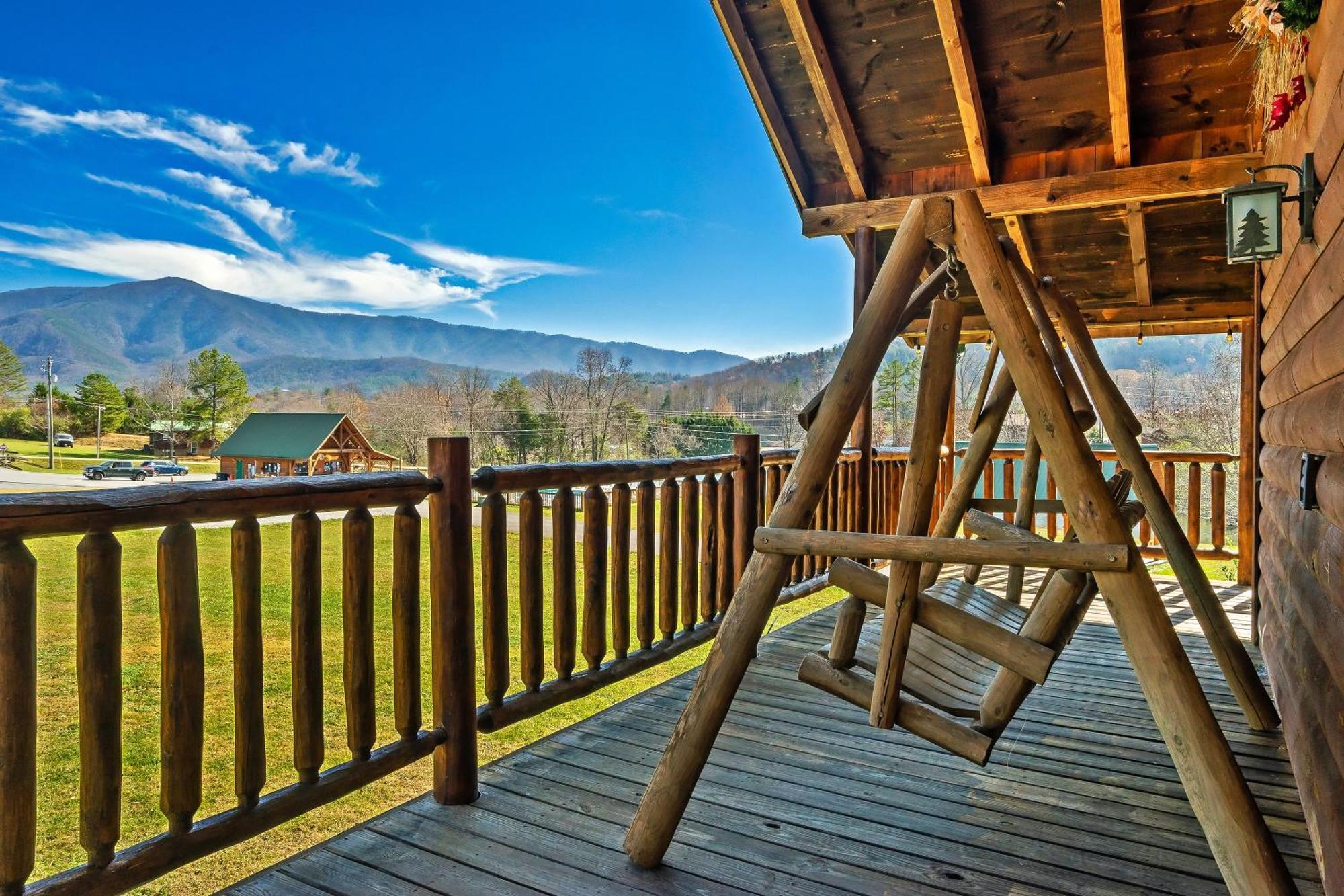 Villa Spectacular Mtns Views With Private Hot Tub With Pool Table And Private Pond Sevierville Exterior foto